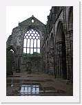 gbsi_404 * Edinburgh.  Holyroodhouse Palace .  Ruins of Abbey. * 800 x 1067 * (279KB)