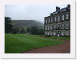gbsi_411 * Edinburgh.  Holyroodhouse Palace .  Surrounding gardens. * 1067 x 800 * (188KB)