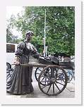 gbsi_635 * Dublin.  Mollie Malone, the Tart with the cart. * 800 x 1067 * (374KB)