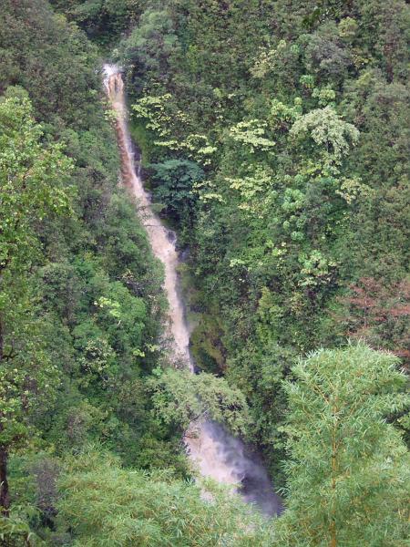 hawaii144.JPG - Day 3:  Kahuna Falls.