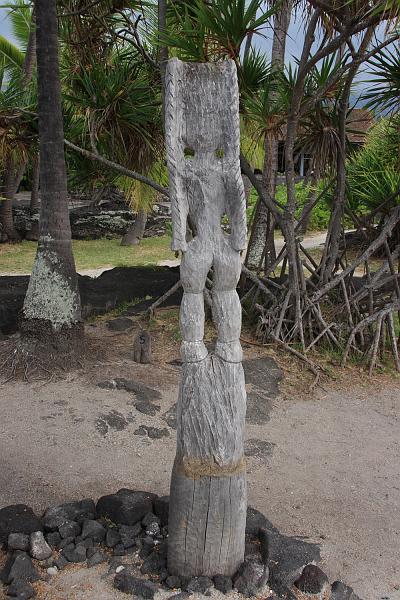hawaii304.JPG - Day 5:  Pu’uhonua o Honaunau (Place of Refuge).  Reconstructed wood statue.