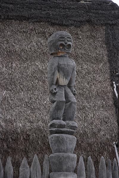 hawaii311.JPG - Day 5:  Pu’uhonua o Honaunau (Place of Refuge).  Another statue.