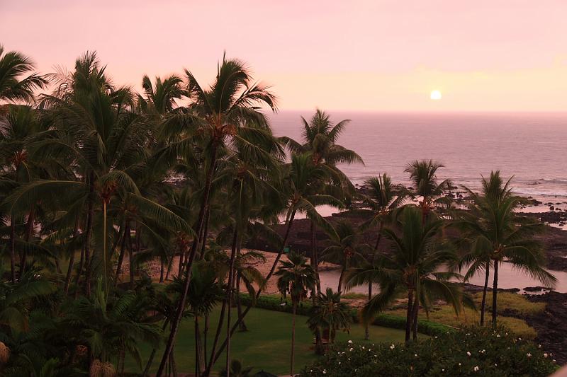 hawaii567.JPG - Day 7: View of the sunset from our lanai.
