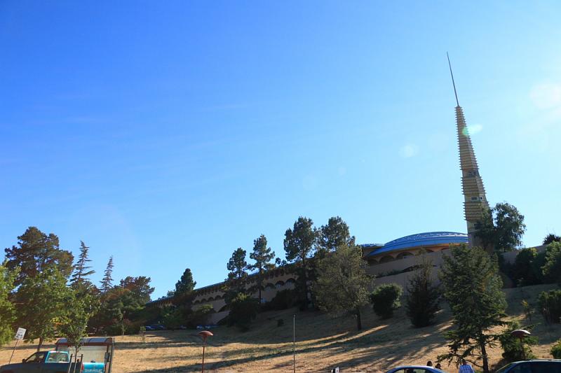 marin018.JPG - Briefly taking a walk next to the fair, we get a better view of the Civic Center.