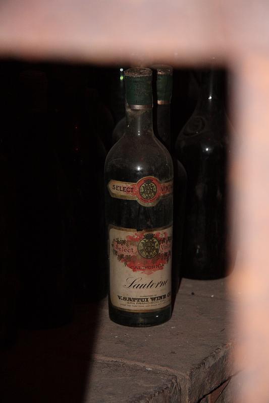 napa30.JPG - A very old bottle.