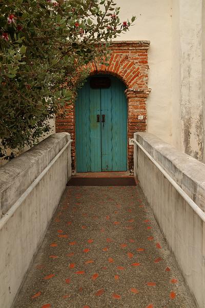 SJB024.JPG - Another colorful door.