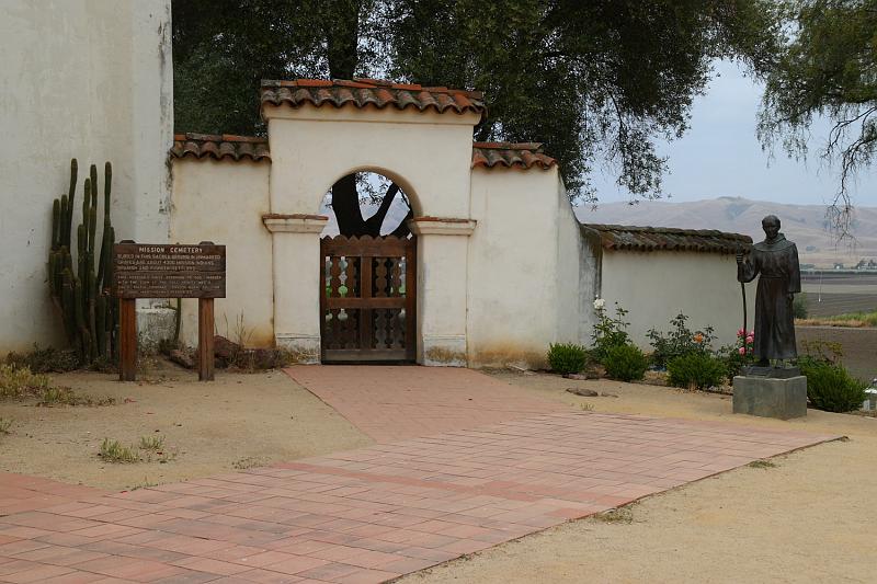 SJB033.JPG - Cemetery is behind the wall.