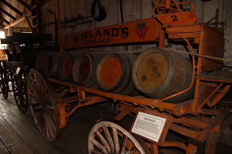 SJB052.JPG - Beer Wagon.