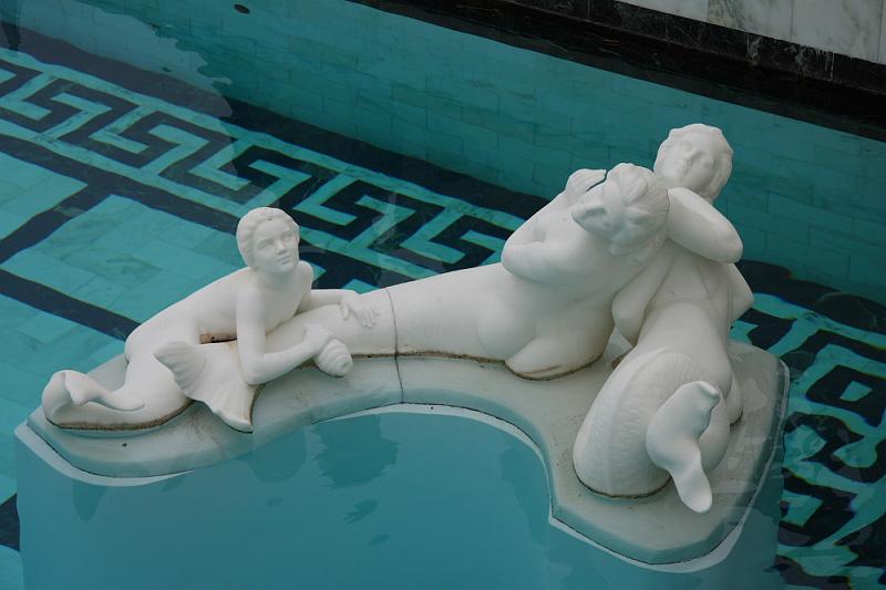 slo126.JPG - Hearst Castle.  Swimming pool.  I think my parents should get one of these for their pool in Florida.