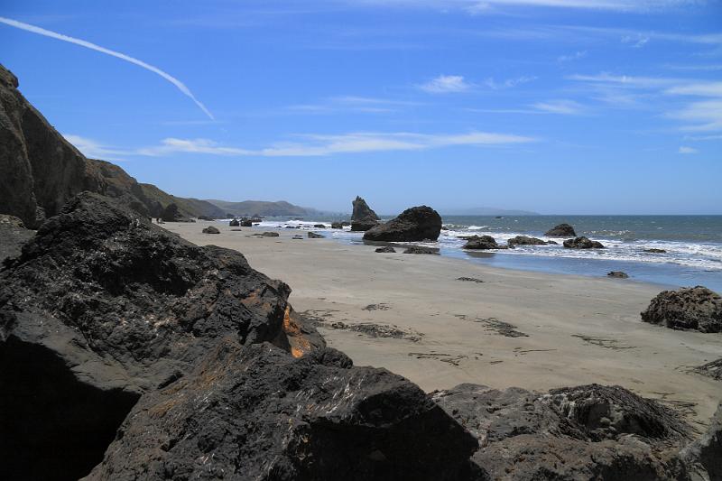 sonoma04.JPG - Along the beach.