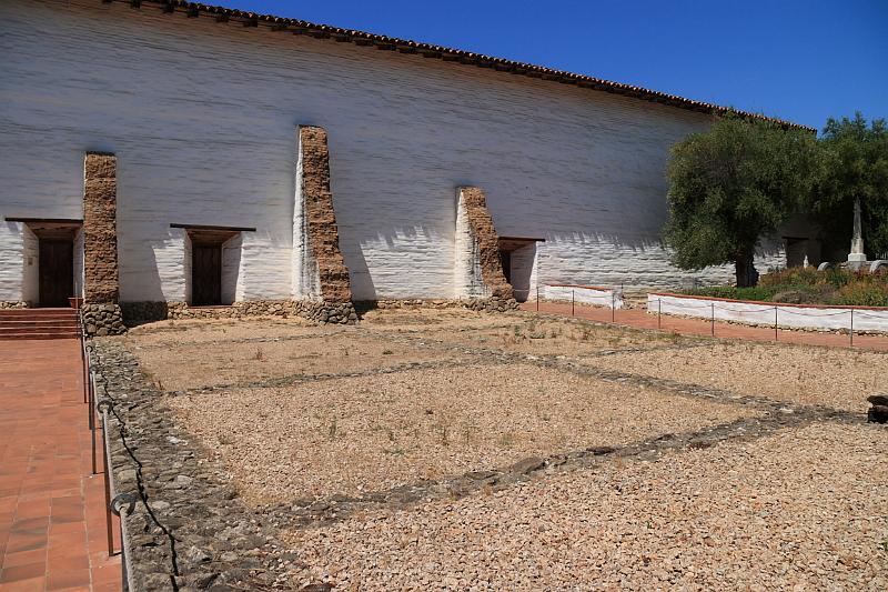 sonoma17.JPG - You can see some of the original stone foundation.