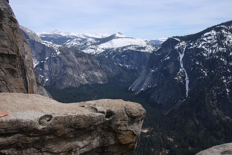 yosemite2010_126.JPG - View looking down from the top.