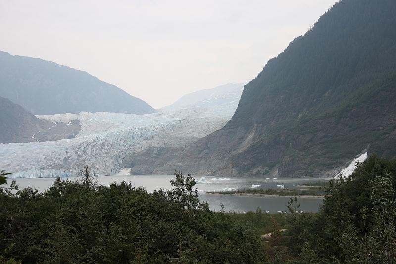 alaska729.JPG - Back in view of the glacier.