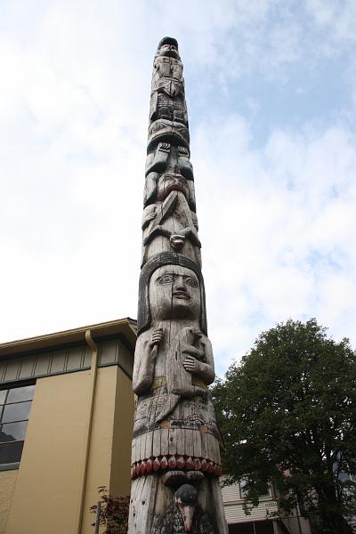 alaska746.JPG - Juneau.  Totem pole
