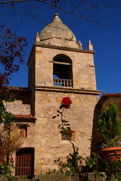 Monterey252.JPG - Flower in front of the mission.
