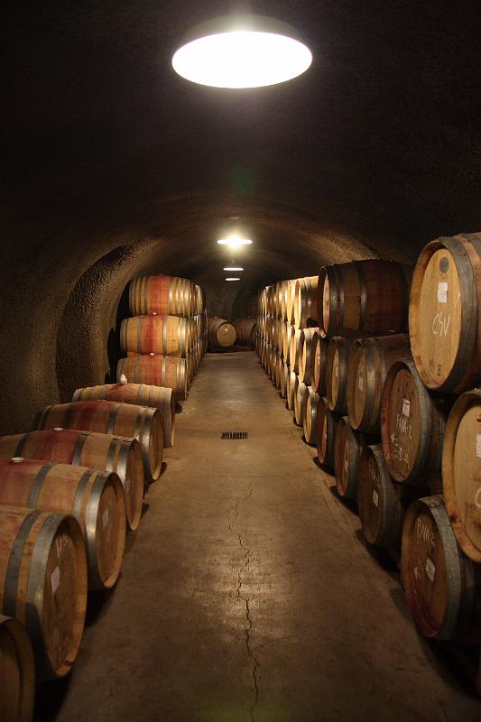 napa26.JPG - Lots of wine.