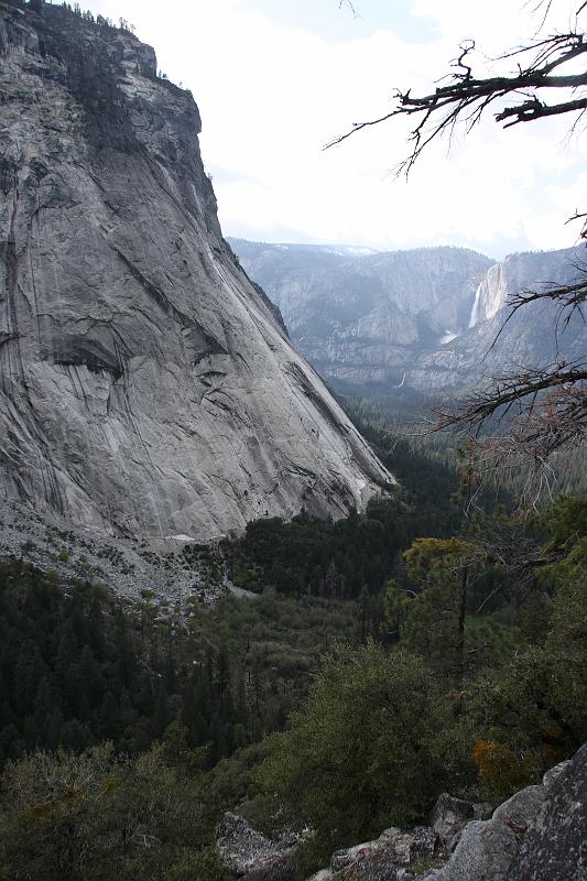 yosemite180.JPG - Looking down the valley.