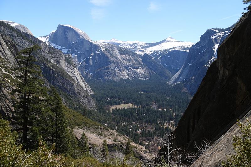 yosemite2010_078.JPG - View of the valley.